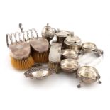 A mixed lot of silver items, various dates and makers, comprising: a Victorian mustard pot, by