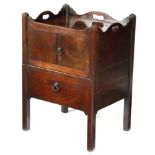 A GEORGE III MAHOGANY TRAY-TOP BEDSIDE COMMODE LATE 18TH CENTURY the galleried top pierced with