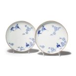 A PAIR OF JAPANESE ARITA BLUE AND WHITE DISHES EDO PERIOD, 18TH CENTURY Decorated in underglaze blue