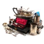 A mixed lot of old Sheffield plated and electroplated items, comprising: a set of twelve fruit