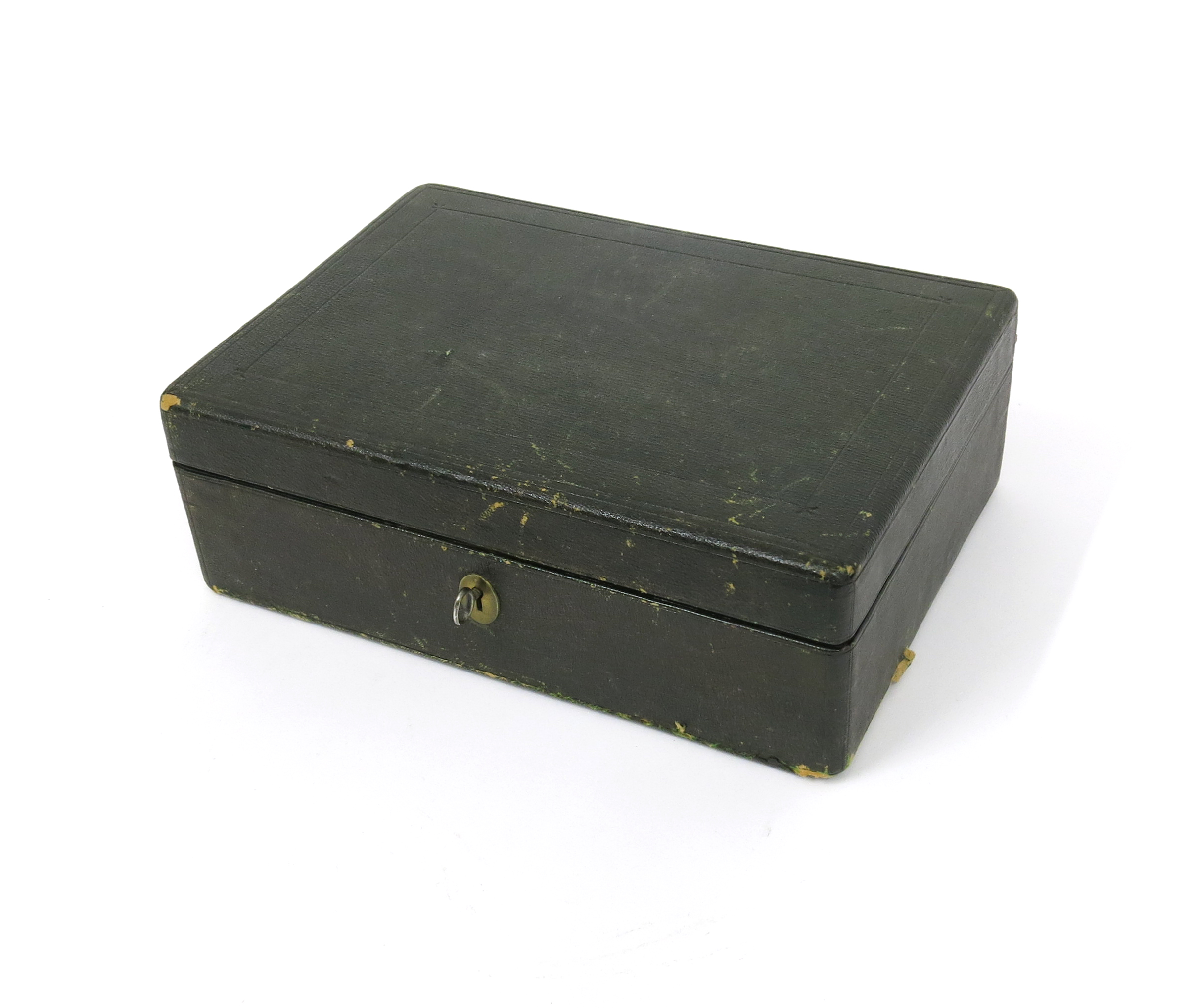 λ A jewellery box containing various items of jewellery, including an 18ct gold wedding band (1.1g), - Image 8 of 8