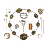 λ Assorted jewellery, including an abstract-shaped diamond-set pierced pendant; an Edwardian and