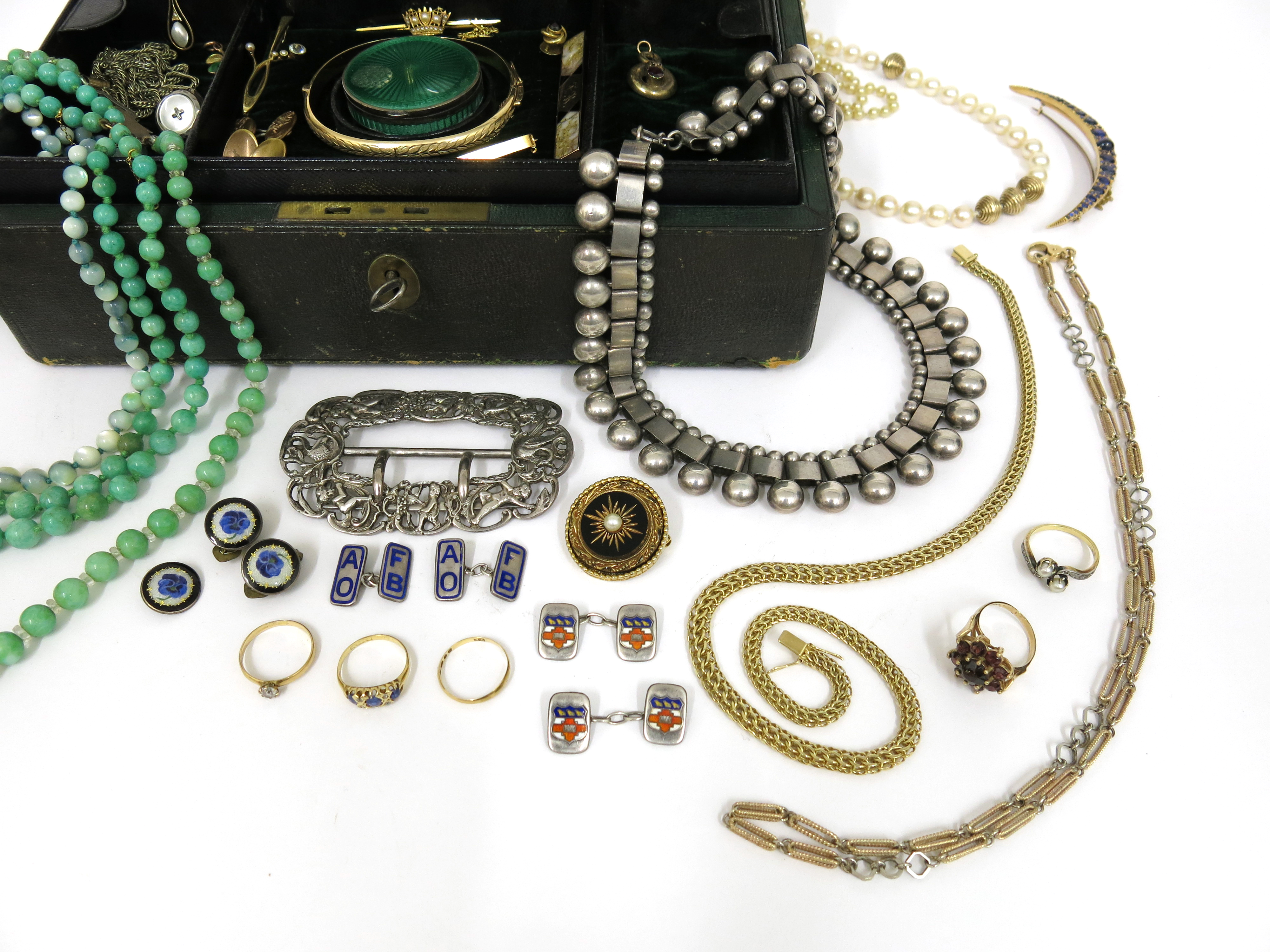 λ A jewellery box containing various items of jewellery, including an 18ct gold wedding band (1.1g), - Image 6 of 8