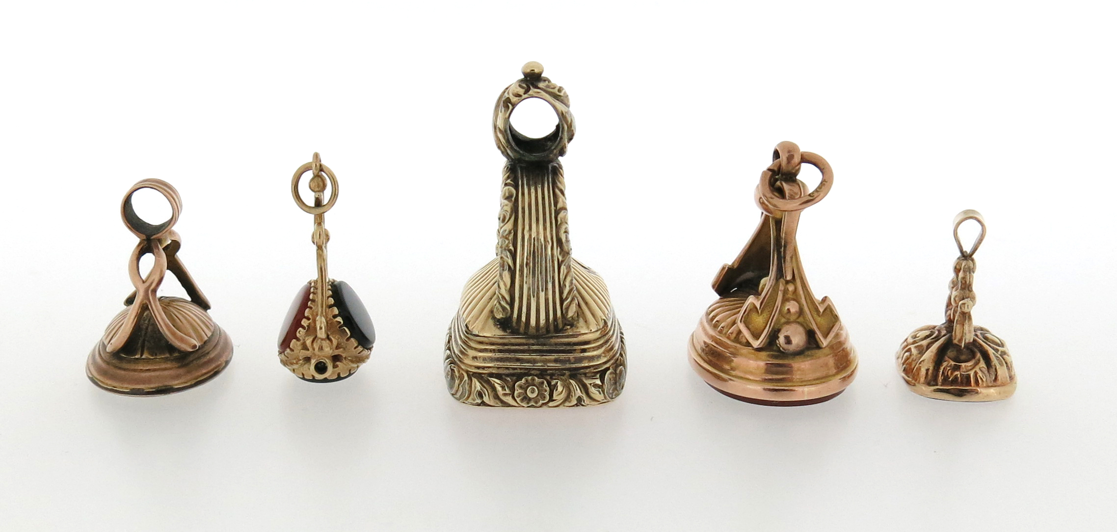 Five gold and gold-cased fob seals, set with various plain and engraved hardstone seal - Image 4 of 10