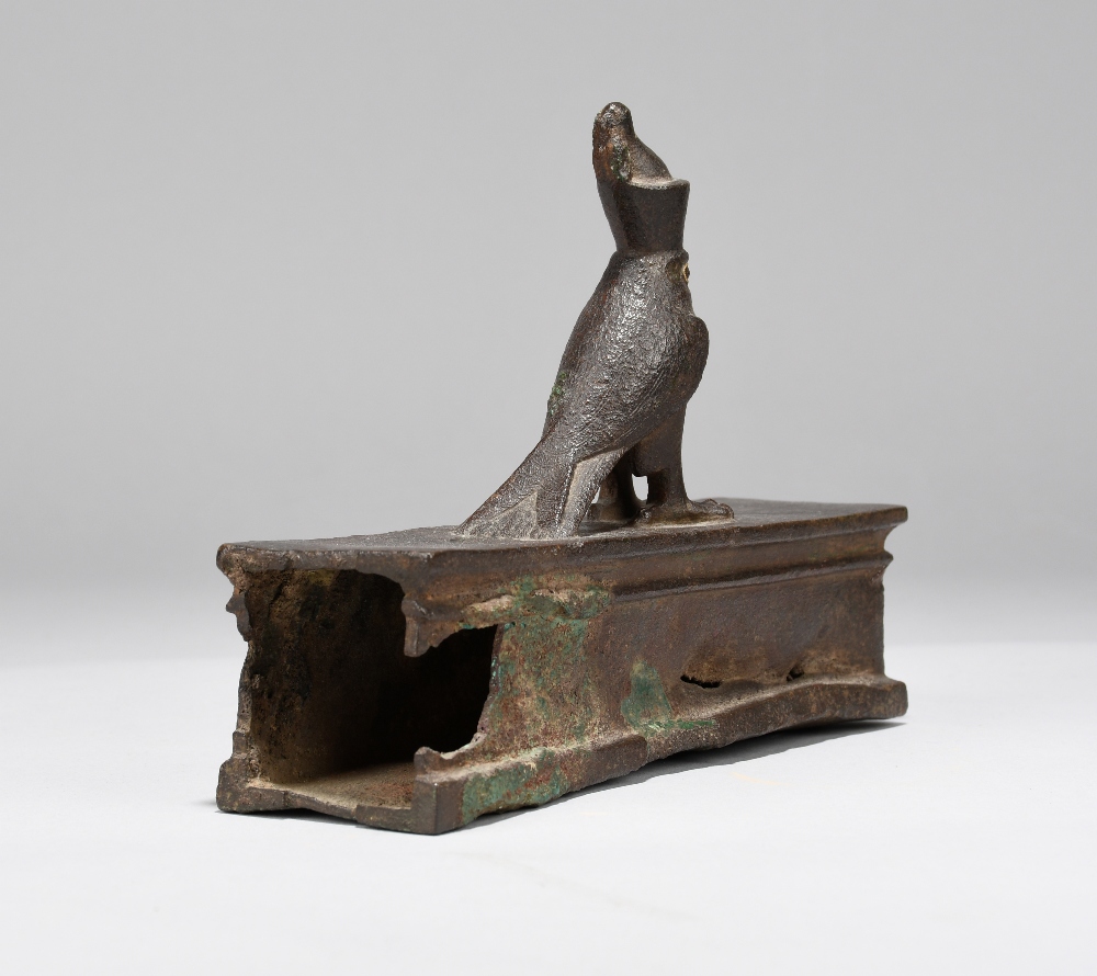 An Egyptian bronze Horus falcon sarcophagus Late Period, circa 664 - 332 BC the falcon deity wearing - Image 2 of 4