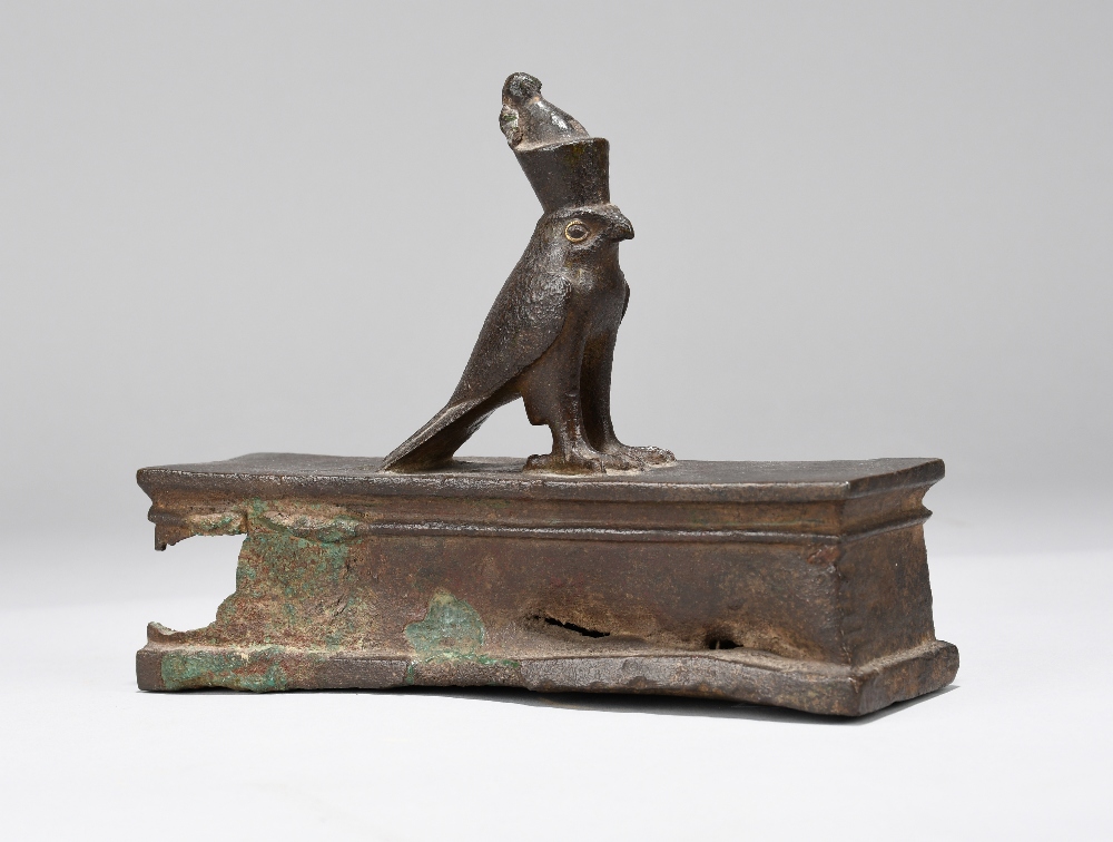 An Egyptian bronze Horus falcon sarcophagus Late Period, circa 664 - 332 BC the falcon deity wearing - Image 3 of 4