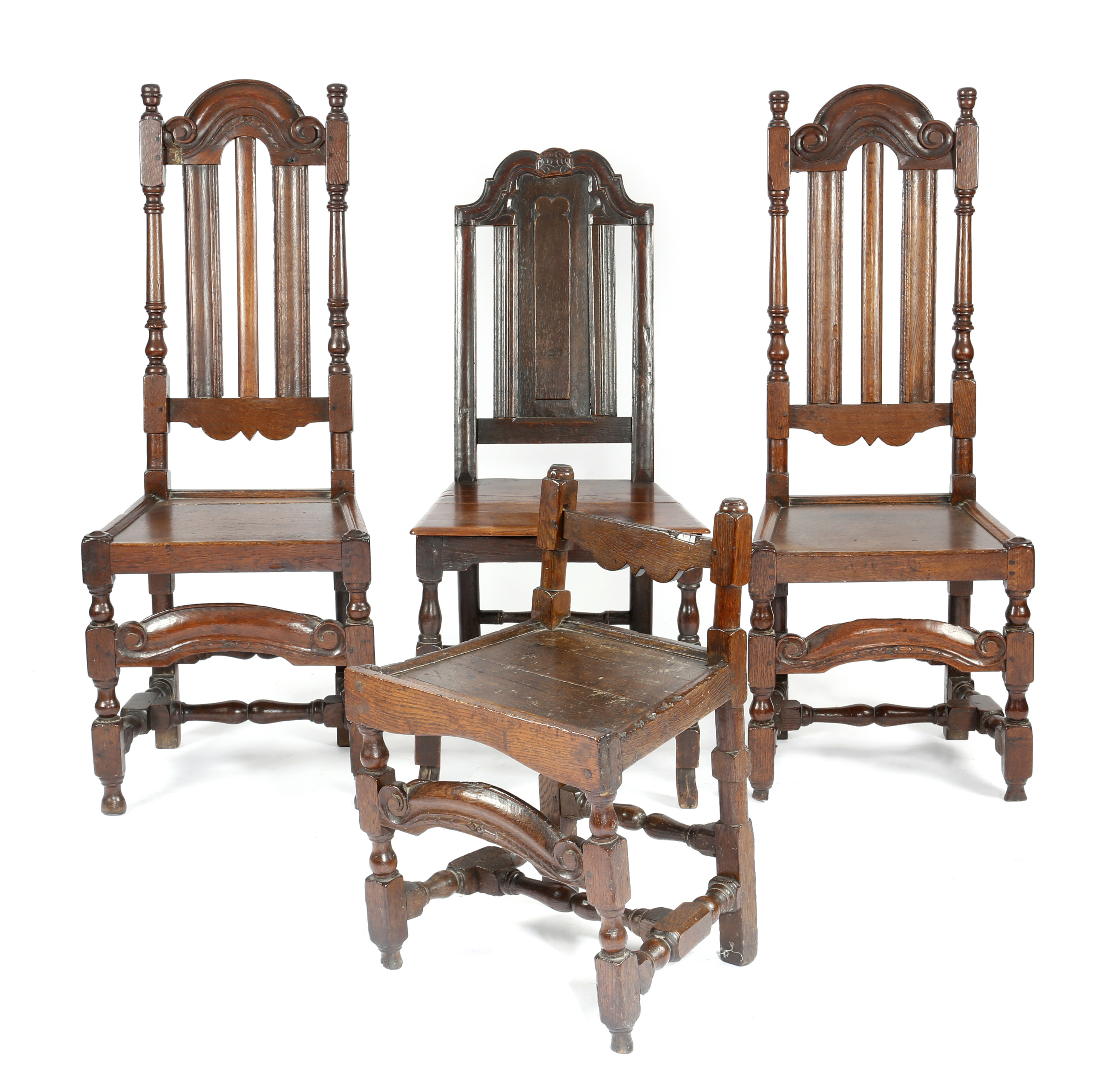 FOUR OAK CHAIRS LATE 17TH / EARLY 18TH CENTURY comprising: a pair of splat back side chairs, each