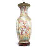 A CHINESE CANTON PORCELAIN VASE TABLE LAMP 19TH CENTURY famille rose decorated with panels of