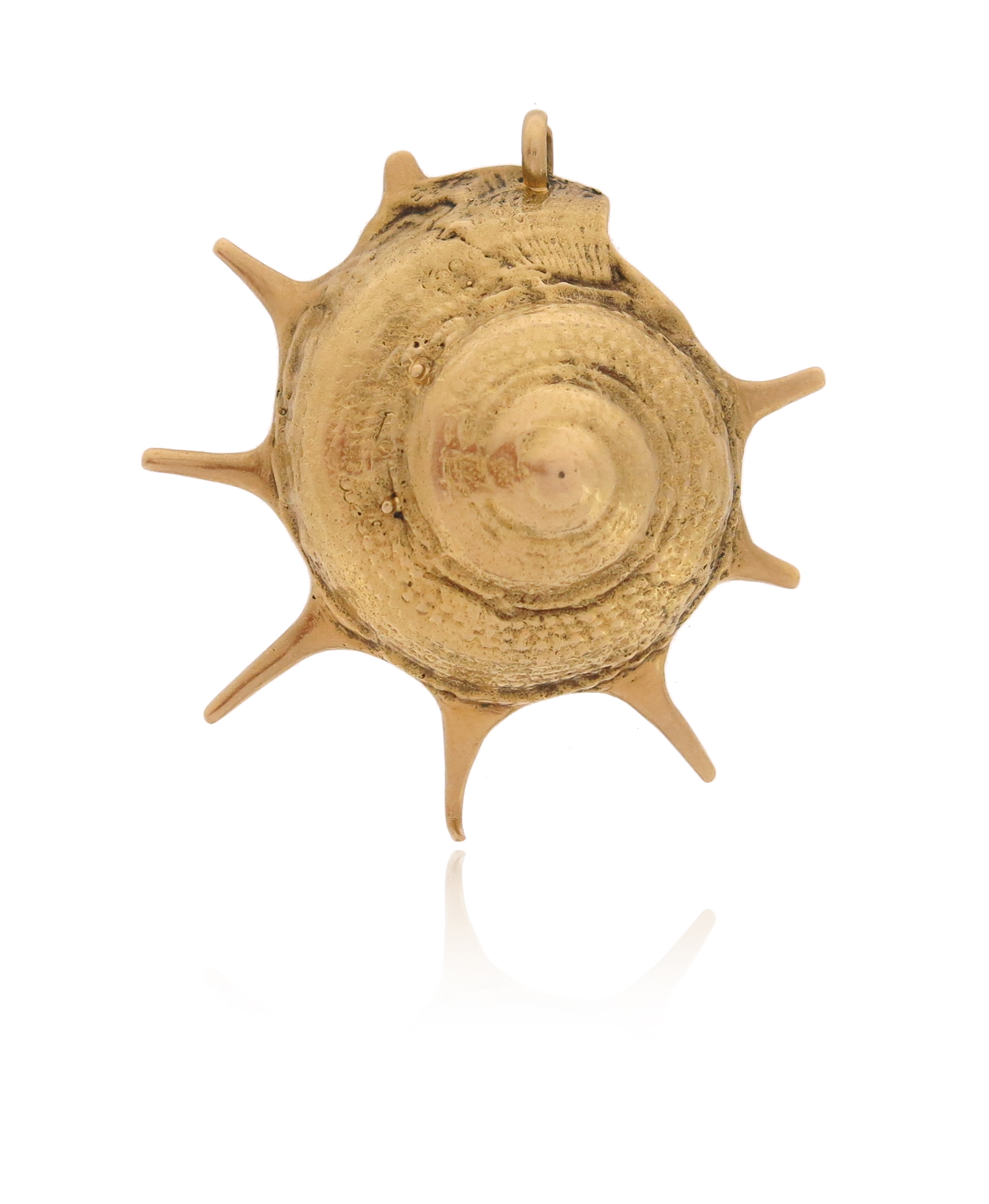 A gold shell pendant, realistically formed with textured decoration, 18ct London hallmarks for 1972,