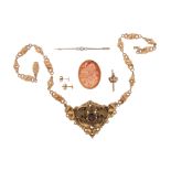 A collection of jewellery items, including a diamond-set bar brooch, a 19th century garnet-set