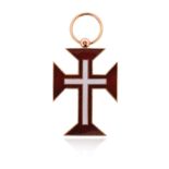 A Portuguese 'Order of Christ' cross pendant, with red and white enamel decoration on gold, 5.5cm