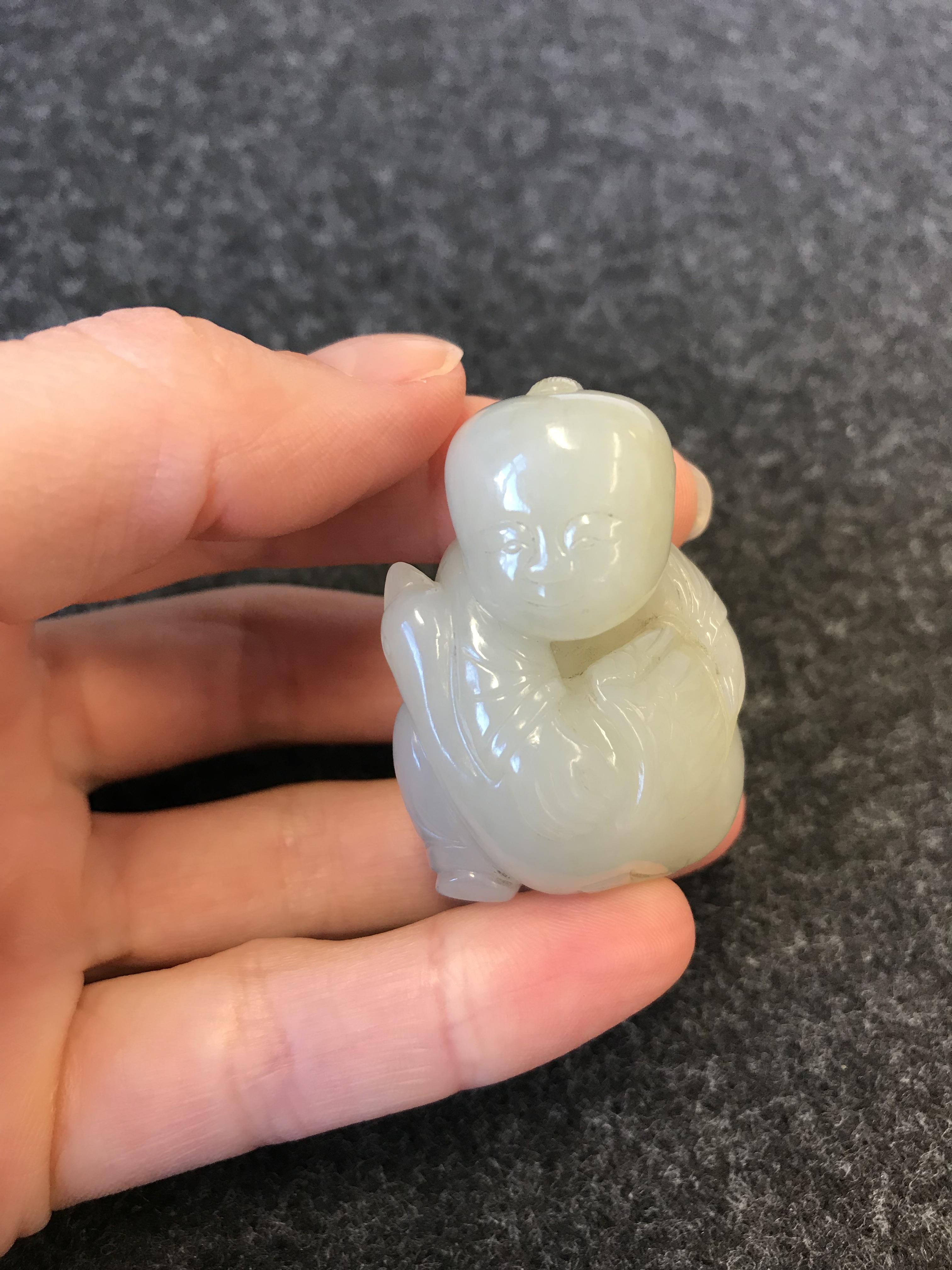 A SMALL CHINESE PALE CELADON JADE CARVING OF A BOY AND A GOOSE QING DYNASTY OR LATER The boy - Image 3 of 12