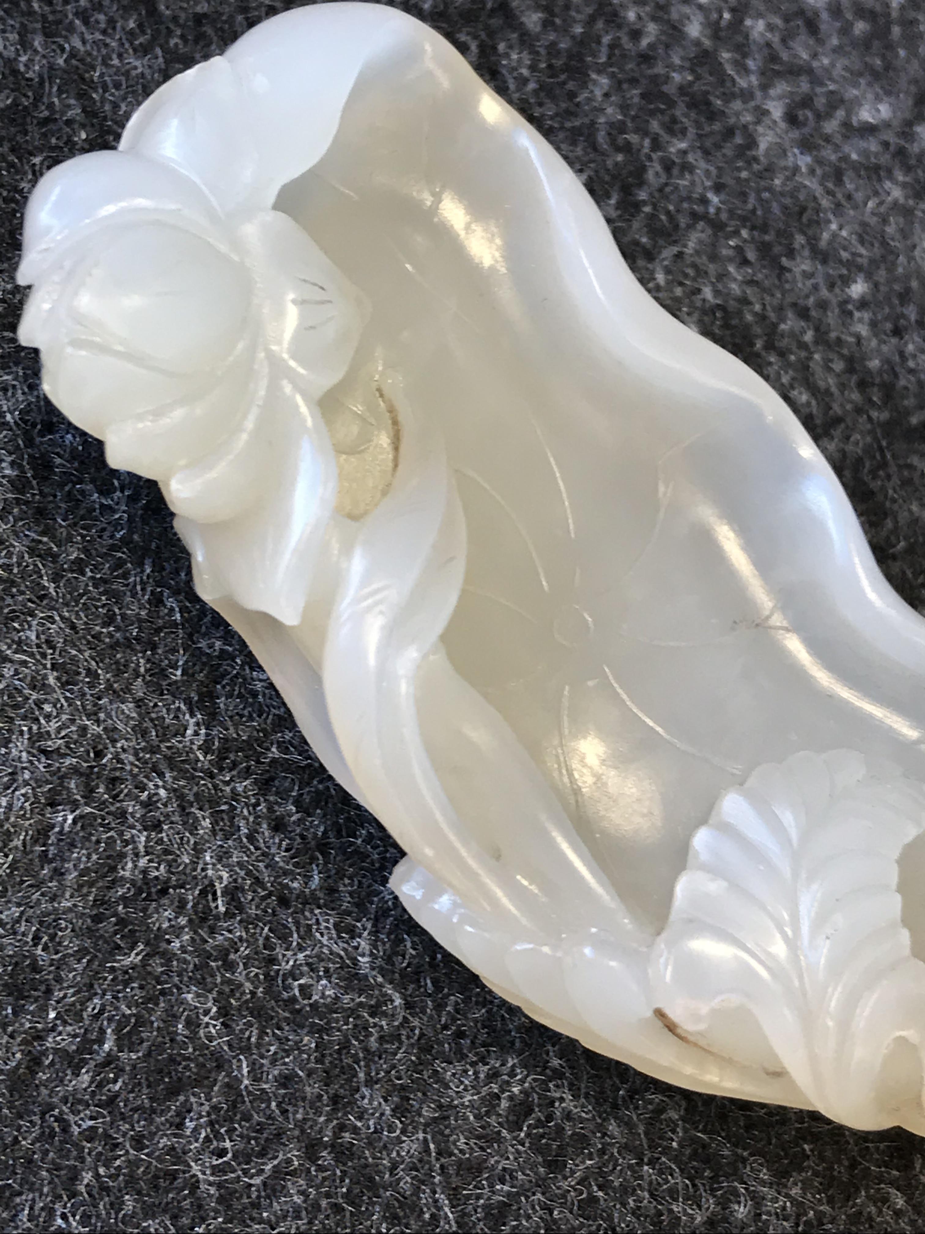 A SMALL CHINESE WHITE JADE 'LOTUS' BRUSH WASHER QING DYNASTY OR LATER Carved as a lotus leaf furling - Image 6 of 19