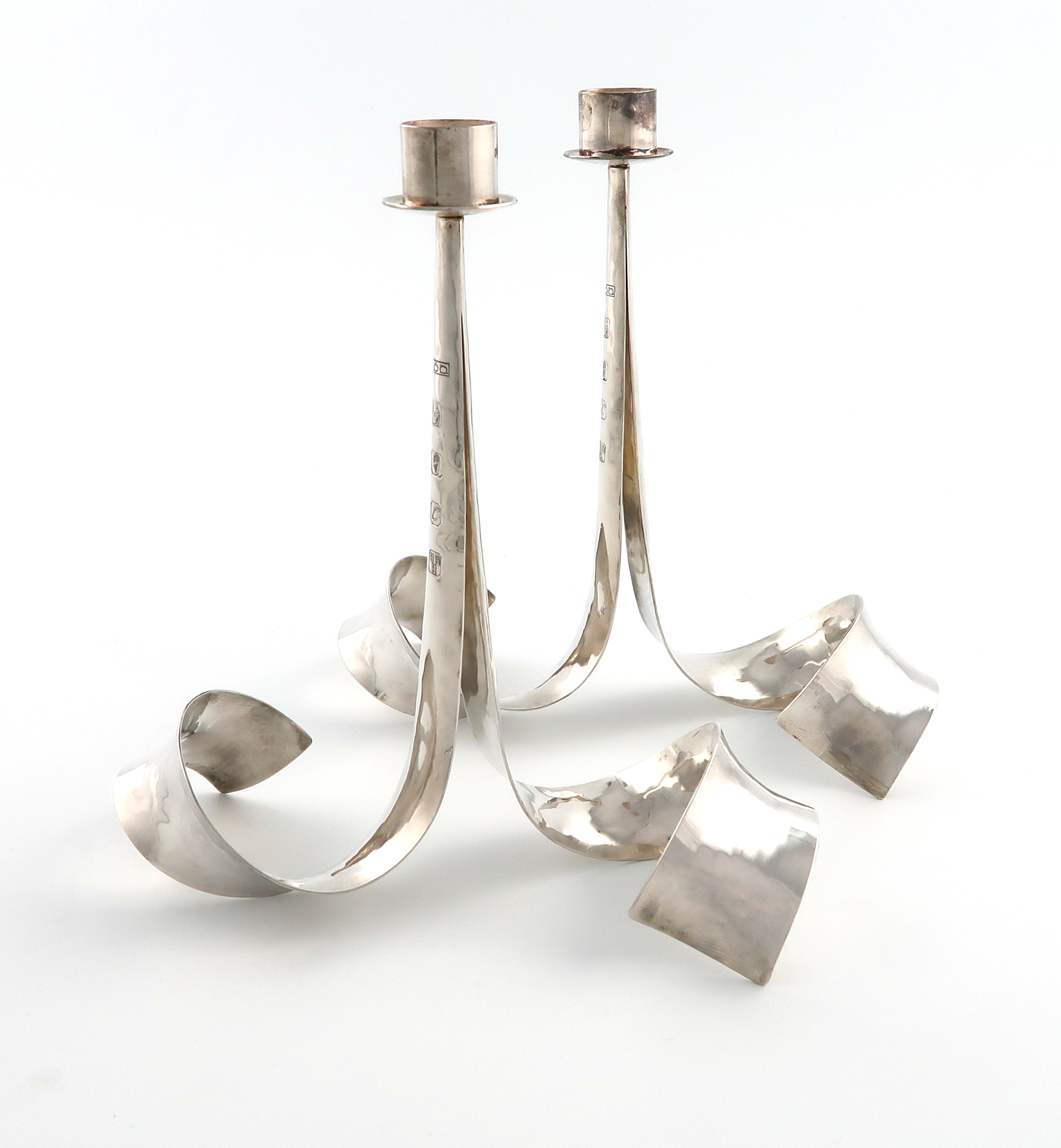 A pair of modern Irish silver candlesticks, by Kevin J. O'Dwyer, Dublin 1988, the tapering columns - Image 2 of 4