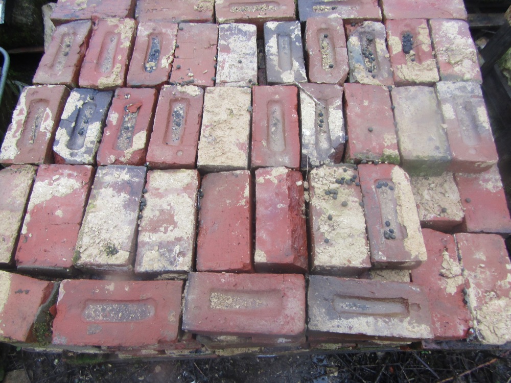 A pallet of Victorian and later red building bricks, 220 approx - Image 2 of 2