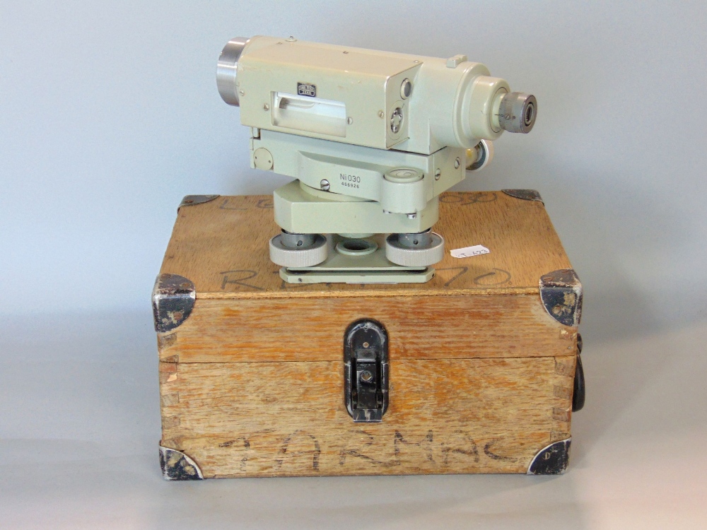 Cased Karl Zeiss RDM070 Theodolite ref N030 466926