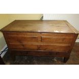 18th century oak coffer, the panelled top with cleated ends, the front elevation enclosed by