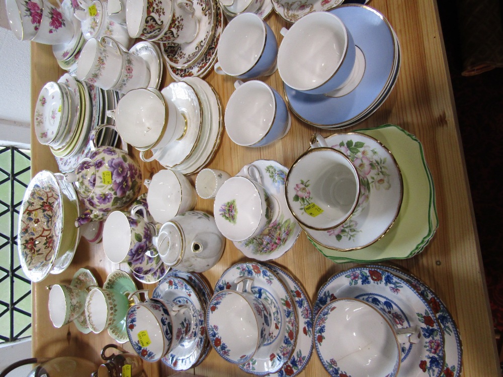 An extensive collection of decorative teawares including examples by Tuscan china, Royal Albert, - Image 6 of 6