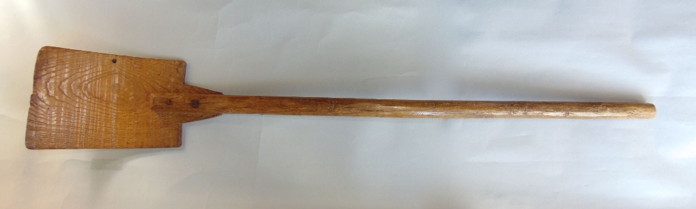 Antique elm grain shovel, 127 cm long