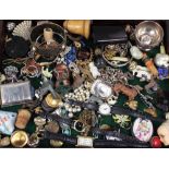 Mixed lot of costume jewellery / bijouterie to include wristwatches, a cameo brooch, etc,