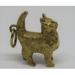 9ct charm / pendant modelled as a cat, 8.1g