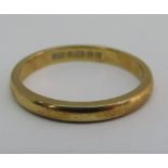 18ct wedding ring, size O, 3.1g