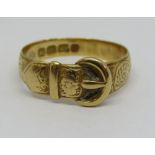 18ct buckle ring with engraved decoration, size P, 3.8g