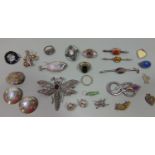 Mixed collection of silver jewellery to include a dragonfly brooch set with garnets and marcasite,