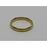 22ct wedding ring, size S, 4.4g