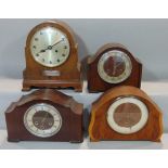 Four various vintage mantel clocks to include a twin train oak example (4)