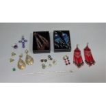 Mixed lot of costume jewellery to include a pair of silver gilt filigree drop earrings, further pair