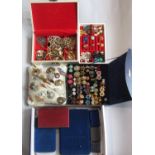 Extensive mixed lot of vintage and later costume jewellery, to include a collection of clip