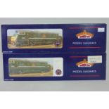 2 Bachmann Class 42 Warship Diesel locomotives: 32-059 'Glory' D818 in green and 32-060 'Vanguard'