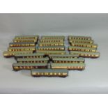 Hornby Dublo Super Detail Great Western coaches including a Restaurant Car, in brown/cream livery,