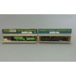 2 Wrenn locomotives in Wrenn boxes: 'Bristol Castle' 7013 in green livery with tender and 'Brecon