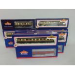 9 boxed Bachmann Branchline coaches all GWR chocolate / cream livery together with 3 60' Birdcage