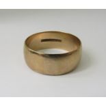 Substantial 9ct wedding ring, size Y/Z, 6.8g