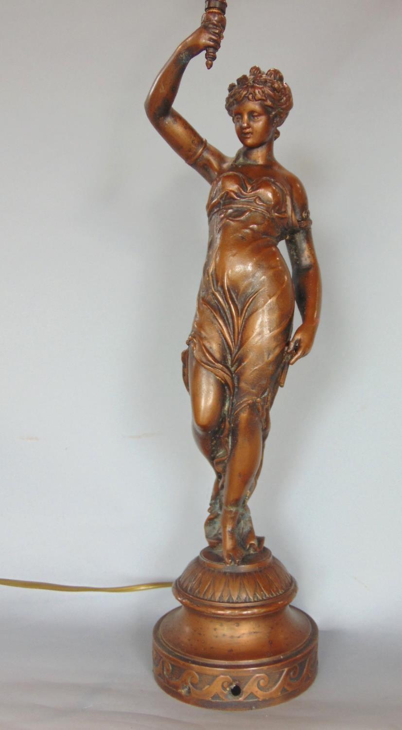 French cast spelter figural table lamp with typical decoration of a robed maiden, the sconce with - Image 2 of 3