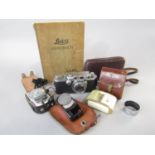 Leica DRP Ernst Litz Wetzlar No 337476 vintage camera with case and manual together with a further