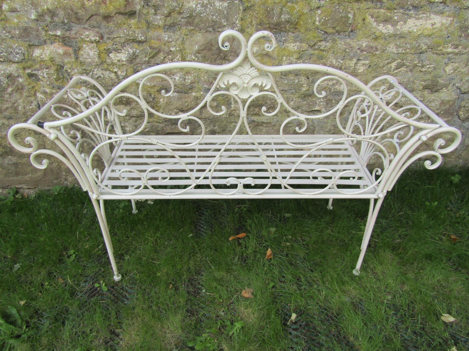 A pair of contemporary lightweight cream painted steel two seat garden benches in the Regency - Image 3 of 3