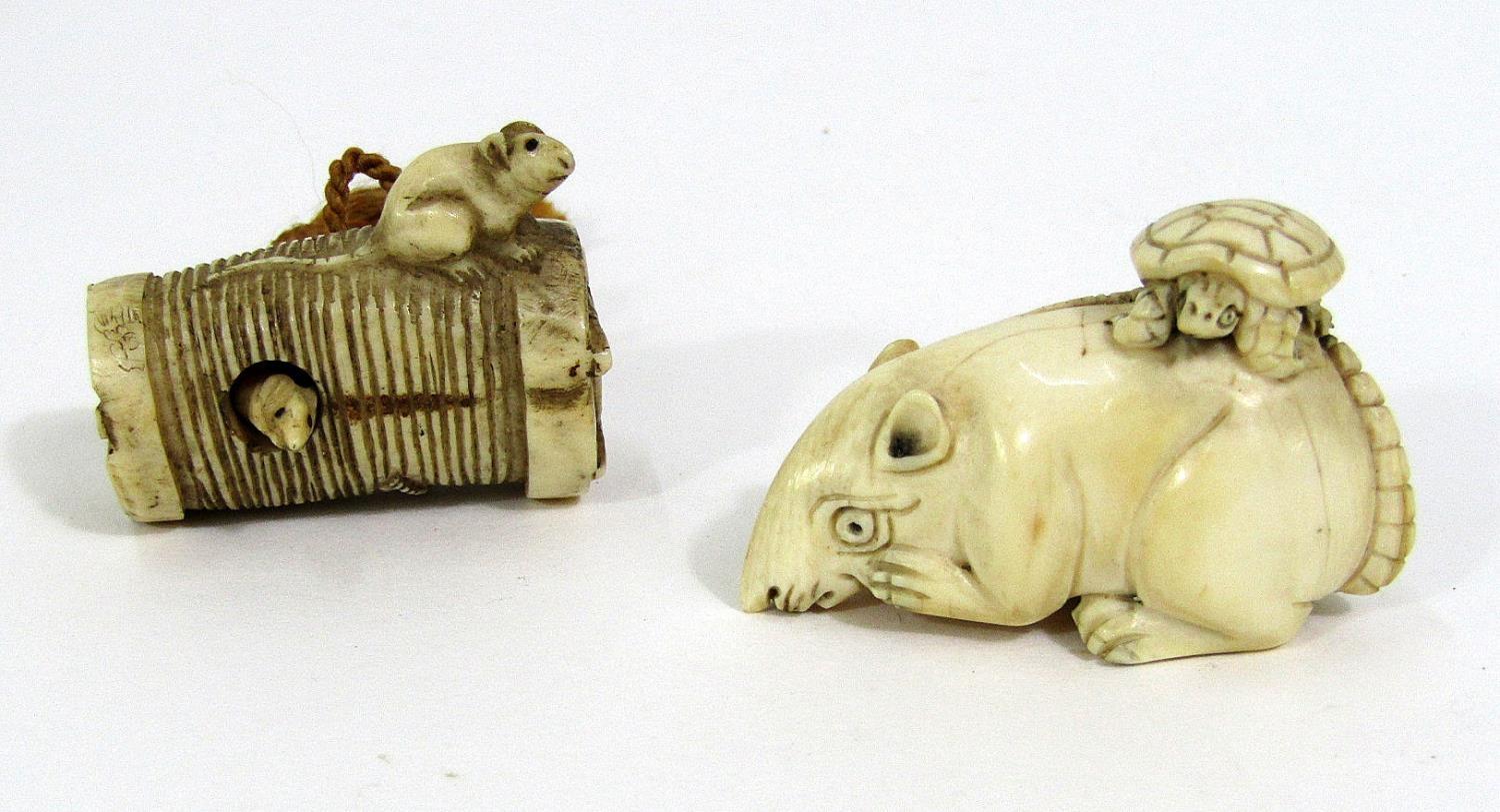 Meiji Period - Ivory Netsuke of a surprised rat with a tortoise on his back and another two rats