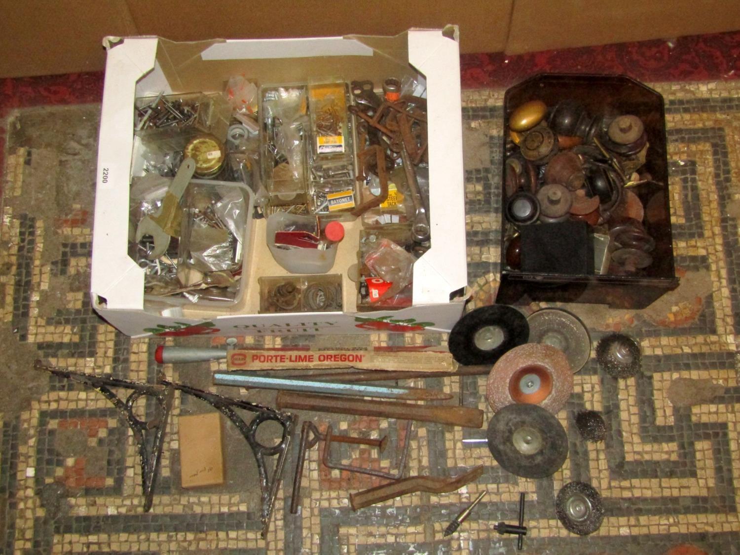 A box of Victorian and later turned wooden knob furniture handles, fittings and further hardware - Image 2 of 2