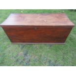 A Georgian elm blanket box with hinged lid and exposed dovetail construction, 112 cm long x 47 cm