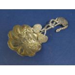 Good quality Victorian silver gilt caddy spoon, London 1862, 9 cm long 0.5 oz approx