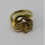 18ct stylised floral dress ring, size M, 8.7g