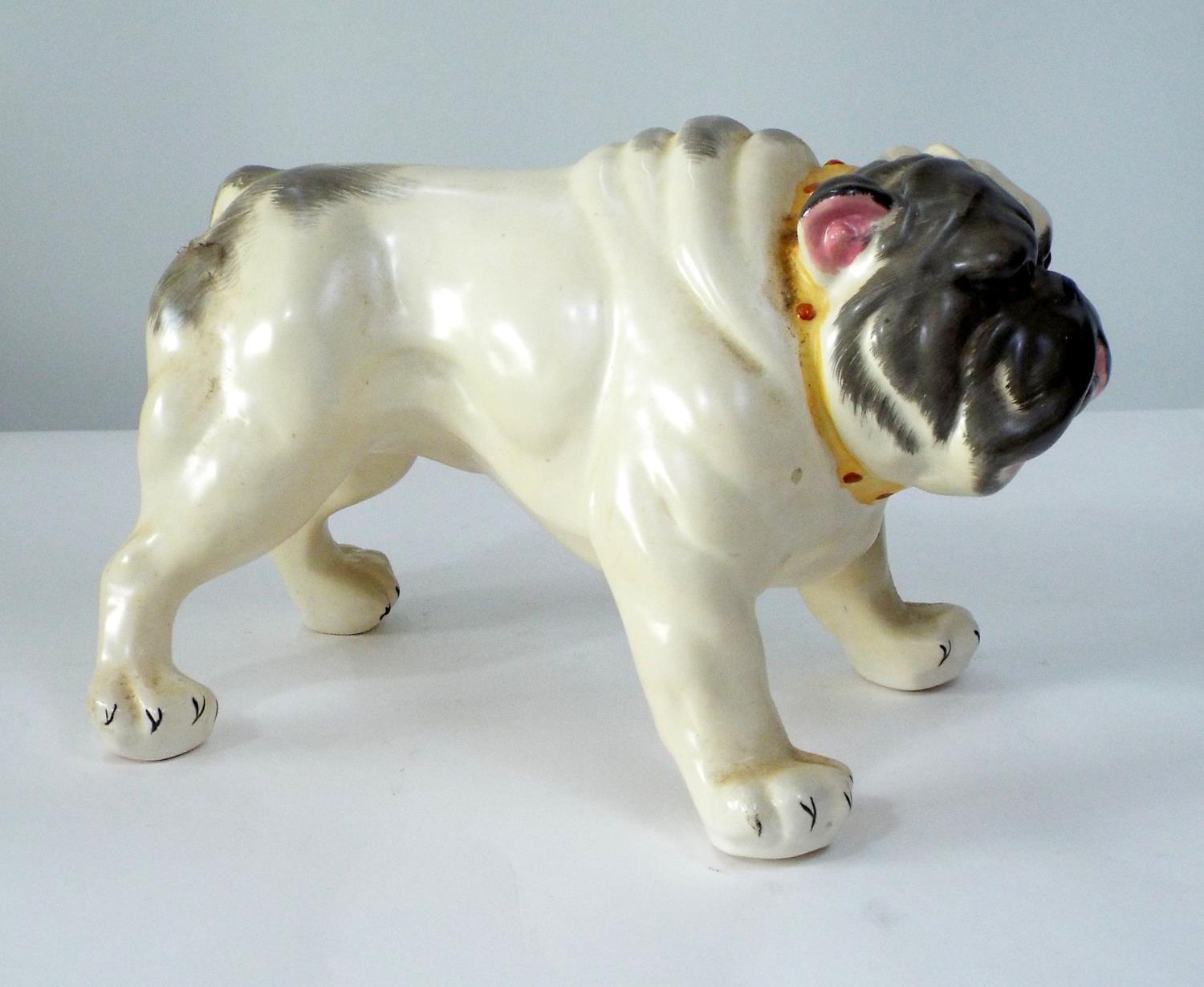 A good ceramic model of a Bulldog, Crown Devon, with naturalistic painted finish, 17cm high