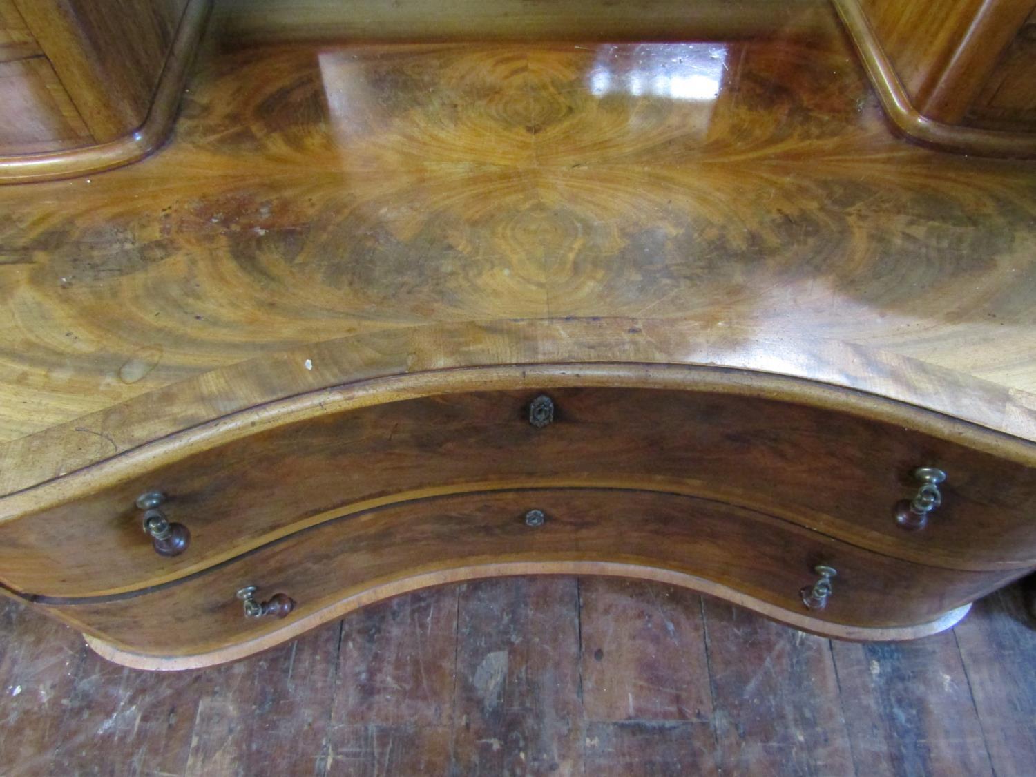 A good quality 19th century continental mahogany dressing table, the low set base of concave form, - Image 2 of 4