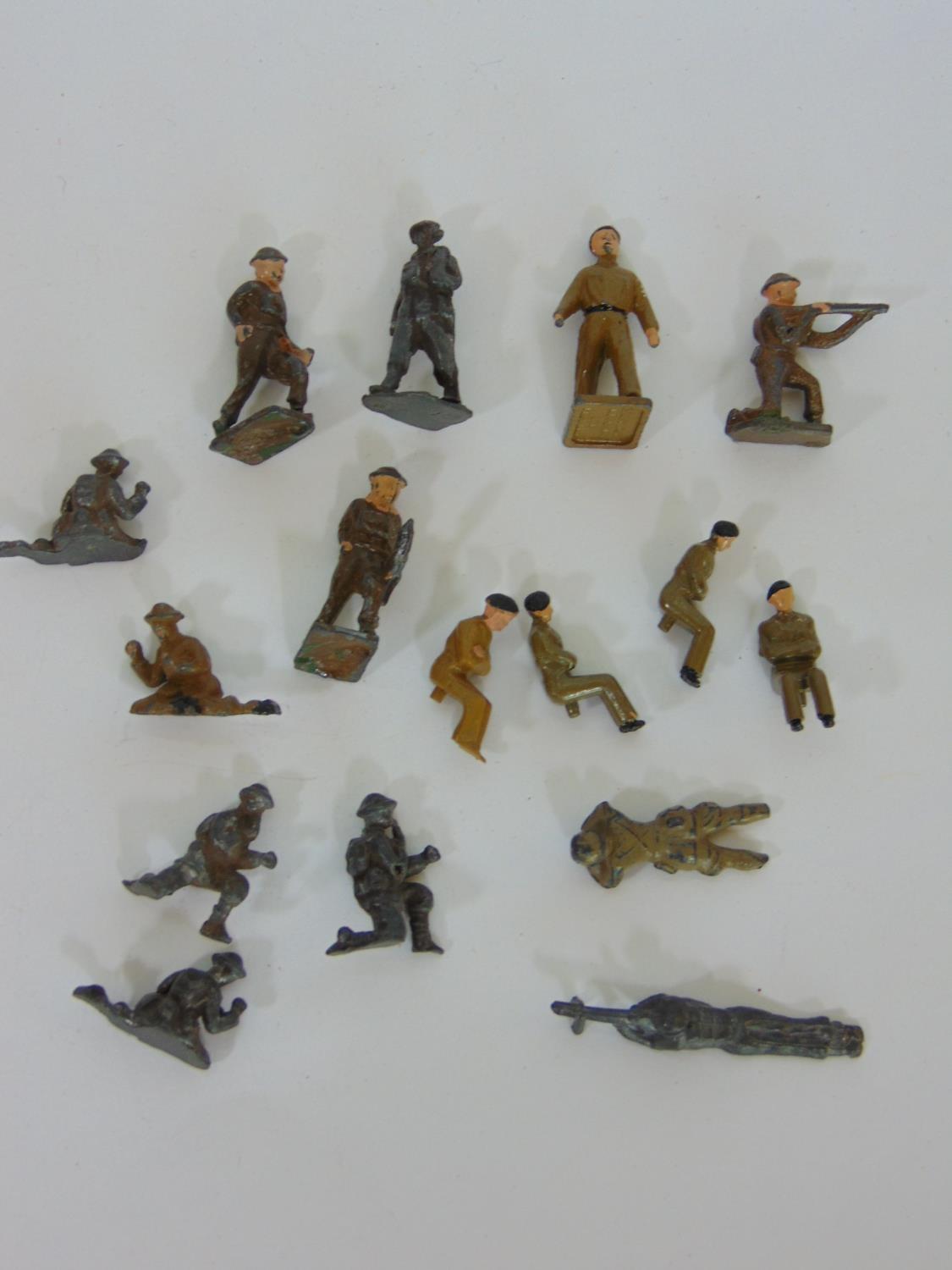 2 complete sets of Dinky Toys 603 Army Personnel (seated) together with other similar unboxed - Image 4 of 4