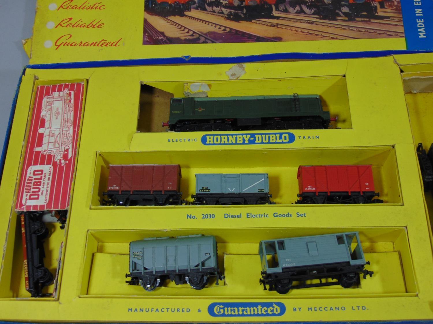 Hornby Dublo collection including set 20/30 Diesel electric goods train, 2206 0-6-0 tank loco, - Image 3 of 5