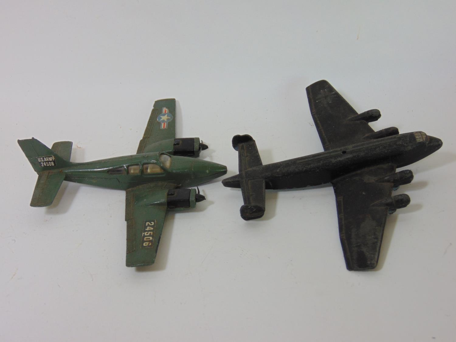 17 model Dinky toy aircraft including Heavy Bomber, Flying Boat, Beechcraft c55 Baron etc and 3 - Image 2 of 3